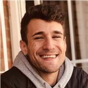 Doy todas las asignaturas de nivel base. Inglés y lengua avanzado. Trabajo con niños diario